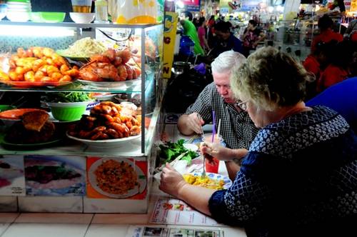 Các khu chợ nổi tiếng nhiều món ngon ở Sài Gòn