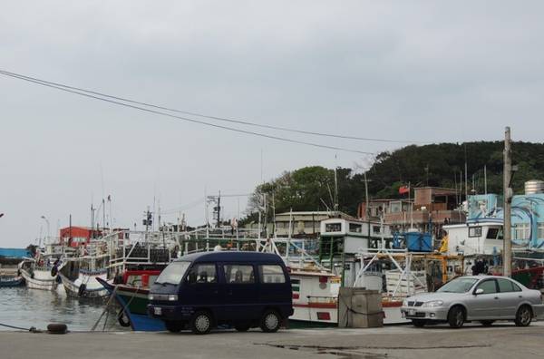 Thưởng thức hải sản tươi tại chỗ ở cảng Đài Loan