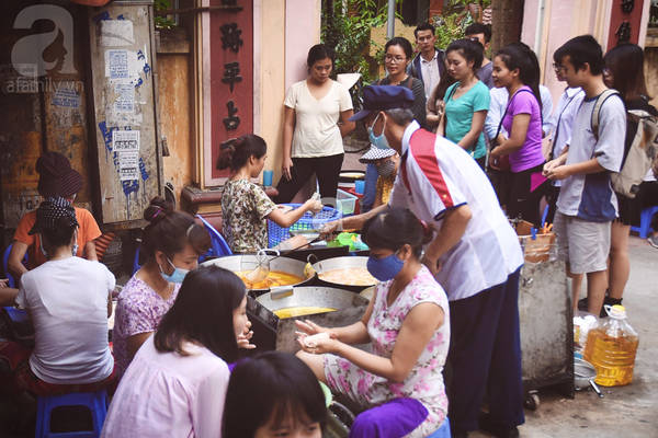 5 hàng bánh rán mặn giá tiền lẻ nhưng ngon “không chê vào đâu được” của Hà Nội