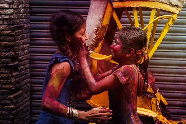 Tràn ngập sắc màu trong lễ hội Holi 2016 ở Ấn Độ