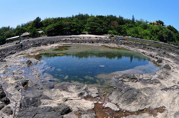ivivu.com, đặt khách sạn, du lịch quảng ngãi khám phá dấu tích miệng núi lửa cổ ở vùng biển bình châu