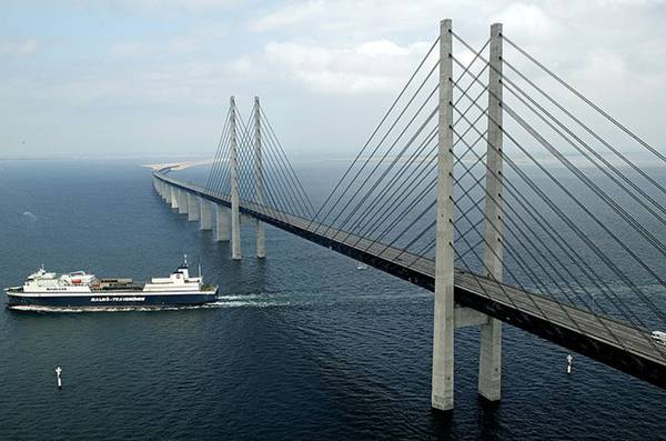 cây cầu, ivivu.com, khách sạn, đặt khách sạn, chiêm ngưỡng cây cầu bắc giữa đại dương