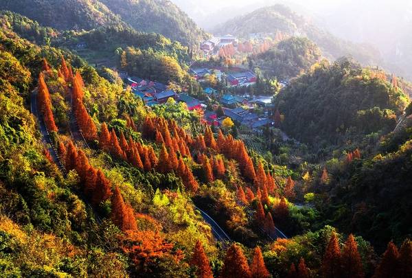 ivivu.com, du lịch trung quốc ngắm phong cảnh tuyệt đẹp trên núi võ đang