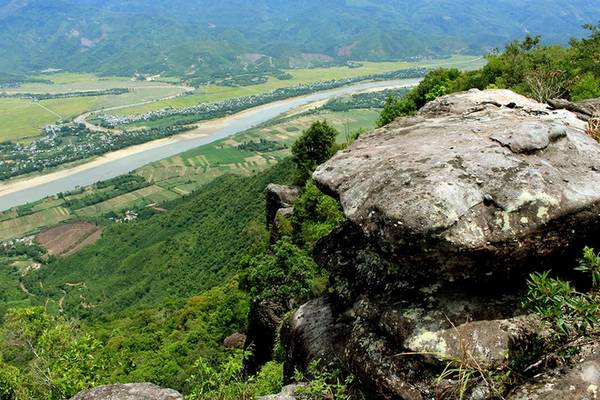 Du lịch Quảng Nam ngắm thung lũng trên đỉnh Am Thông