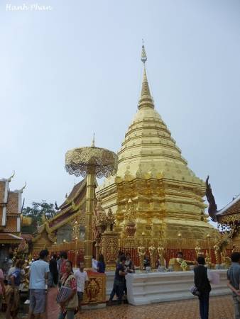 Du lịch Chiang Mai tìm hiểu lễ thả đèn trời và làng làm ô truyền thống