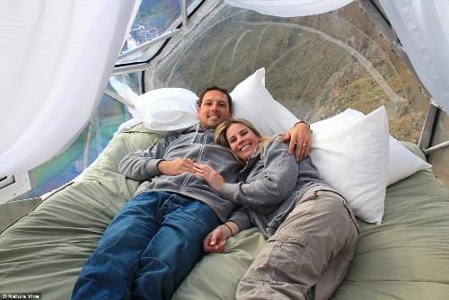 ivivu.com, khách sạn, thung lũng sacred, đặt phòng giá rẻ, phòng nghỉ con nhộng cheo leo trên vách núi cao hơn 120 m
