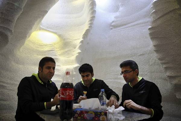 du lịch iran, ivivu.com, nhà hàng salt, nhà hàng dát muối khiến du khách ngạc nhiên