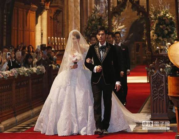 Châu Kiệt Luân tổ chức lễ cưới tưng bừng khắp thế giới