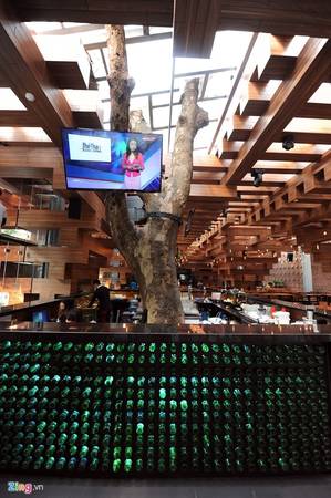 nhà hàng 1.000 m2, bên trong nhà hàng 1.000 m2 có thiết kế lạ giống cây cổ thụ