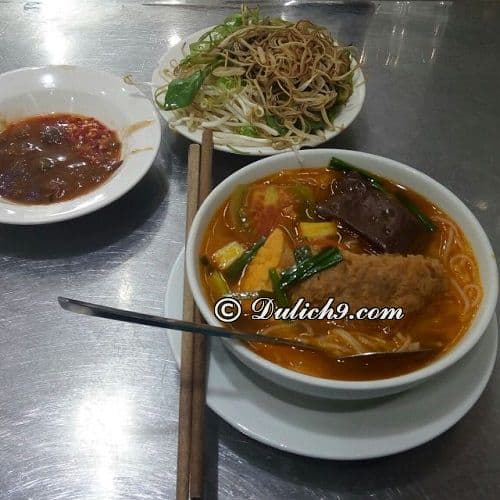 Điểm danh gọi tên những quán ăn vặt ngon quận 1 Sài Gòn “bổ, giá rẻ”