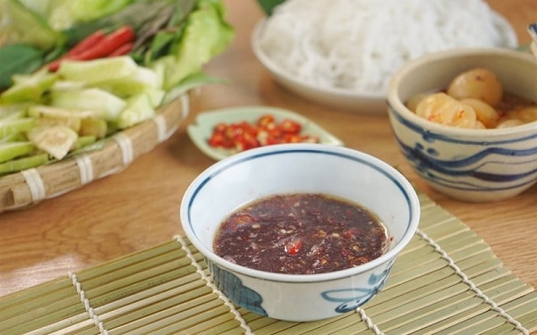 Top 5 đặc sản Việt Nam ăn hàng ngày, nhưng khách Tây chỉ cần ngửi thấy đã chạy “mất dép”