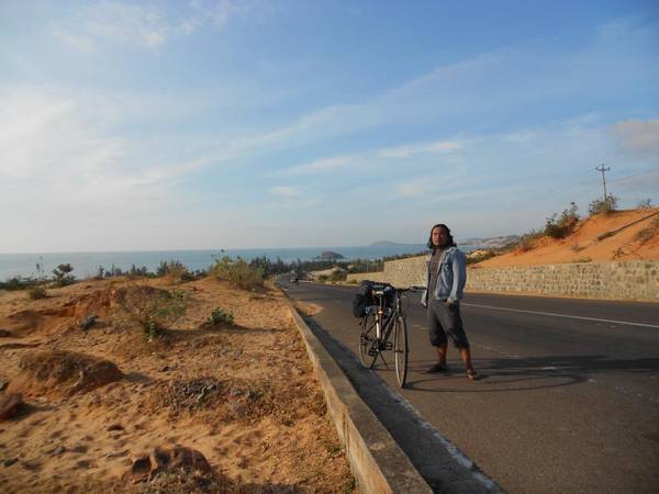 du lịch xe đạp, hành trình du lịch xuyên việt bằng xe đạp siêu ‘tiết kiệm’