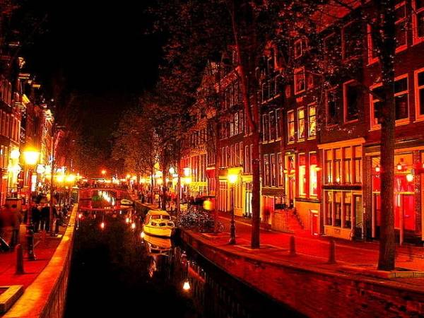 ‘Phố đèn đỏ’ phóng khoáng của Hà Lan