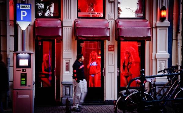 'phố đèn đỏ' hà lan, du lịch amsterdam, du lịch hà lan, khách sạn amsterdam, phố đèn đỏ, ‘phố đèn đỏ’ phóng khoáng của hà lan