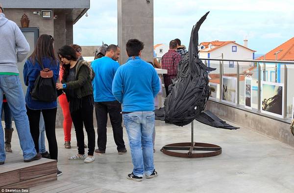 dự án skeleton sea, khách sạn lisbon, rác thải, chiêm ngưỡng những tác phẩm nghệ thuật từ… rác thải trên biển