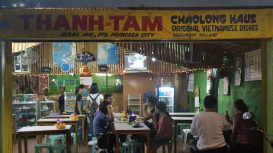 Cơm bụi Philippines và “cháo lòng Việt Nam” ở Palawan