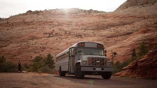 sinh viên mỹ, du lịch bằng ngôi nhà xe buýt