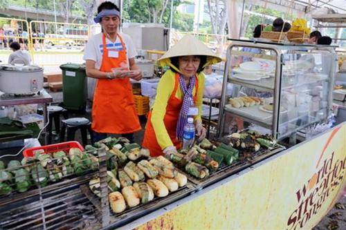 Người mang chuối nếp nướng Việt Nam ra thế giới