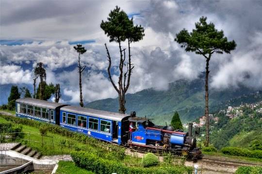 ấn độ, darjeeling himalayan railway, himalaya, kalka shimla railway., mountain railways of india, nilgiri mountain railway, xe lửa, khám phá những cung đường sắt băng qua dãy himalaya