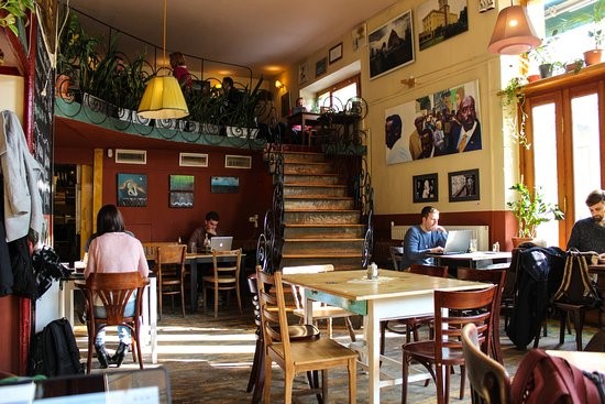 5 quán cafe ngon view đẹp mê mẩn tại phố hàng đào, hoàn kiếm, hà nội
