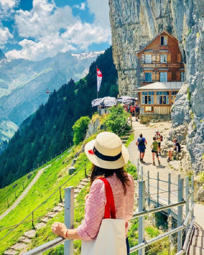 những khách sạn trên vách núi, 'đứng hình' trước những khách sạn trên vách núi đẹp nhất thế giới