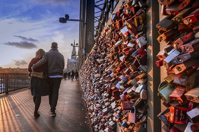 Bắt sóng cảm xúc tại 8 cây cầu tình yêu nổi tiếng thế giới