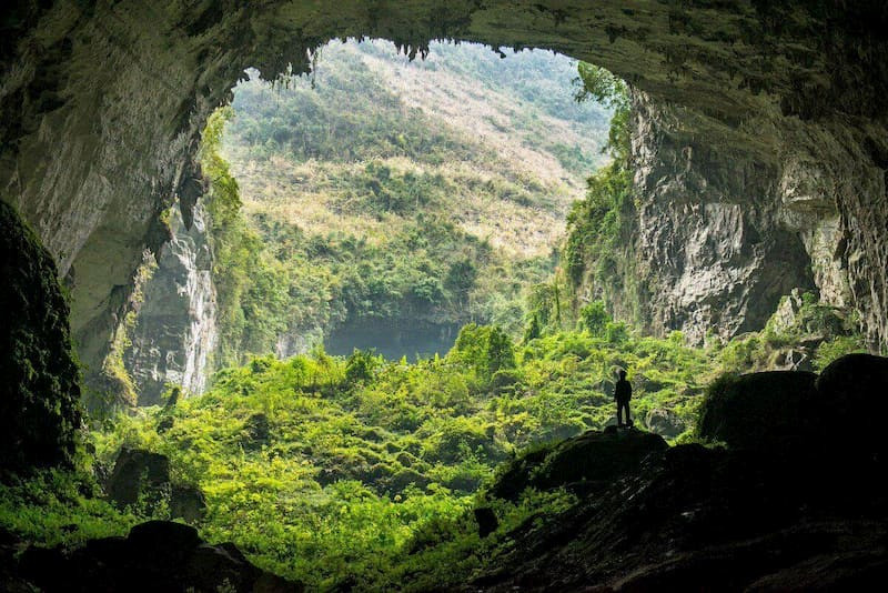 Sửng sốt trước 10 hang động đẹp nhất thế giới - ALONGWALKER