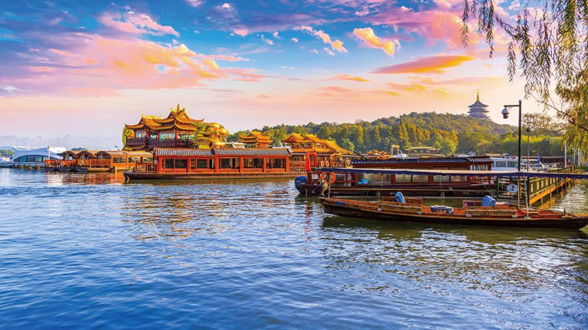 Những hồ nước đẹp nhất tại Trung Quốc bạn nên khám phá