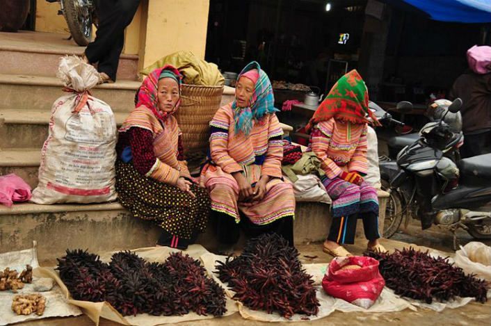 văn hóa tây nguyên, du khách nước ngoài, hình ảnh phiên chợ xuân vùng cao