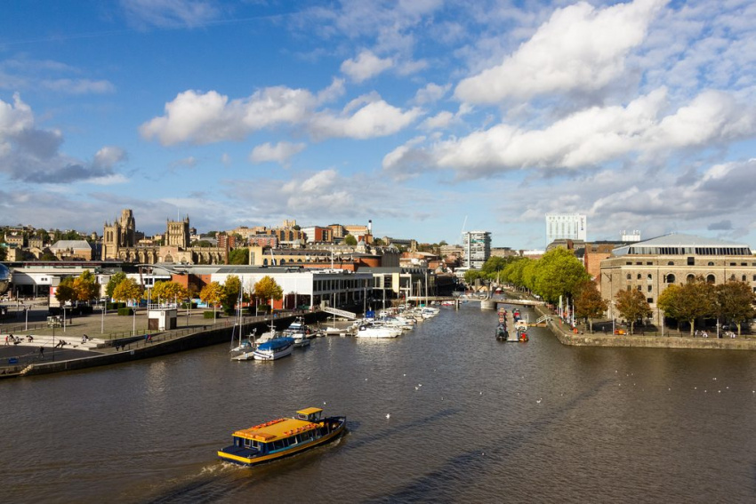 Vẻ đẹp bình yên và cổ kính của Bristol – thành phố phía Nam Anh Quốc