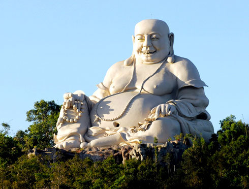 Tượng Phật Di Lặc lớn nhất Châu Á trên núi Cấm