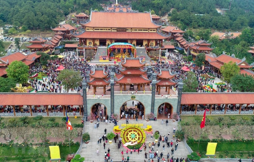 Kinh nghiệm du lịch chùa Ba Vàng – điểm đến tâm linh nổi tiếng tại Quảng Ninh