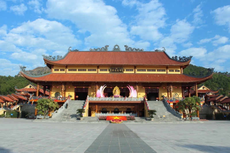 kinh nghiệm du lịch chùa ba vàng – điểm đến tâm linh nổi tiếng tại quảng ninh