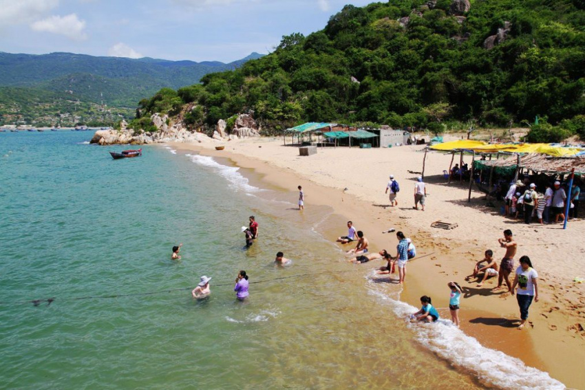 Kinh nghiệm du lịch biển Ninh Chữ – một trong những bãi biển đẹp nhất Việt Nam