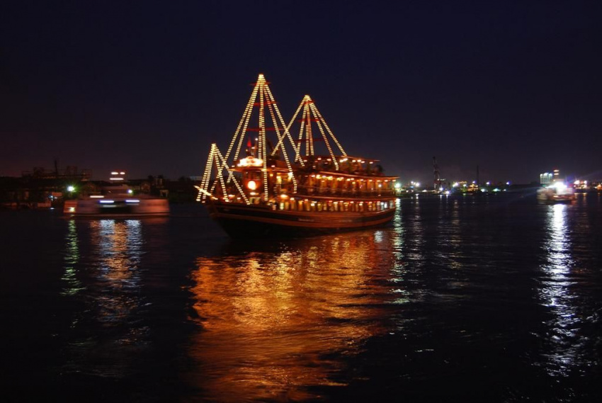 du thuyền, chợ bến thành về đêm, khám phá sài gòn, xu huớng du lịch, xu hướng du lịch năm 2014 - du lịch thành phố hồ chí minh bằng đường thủy