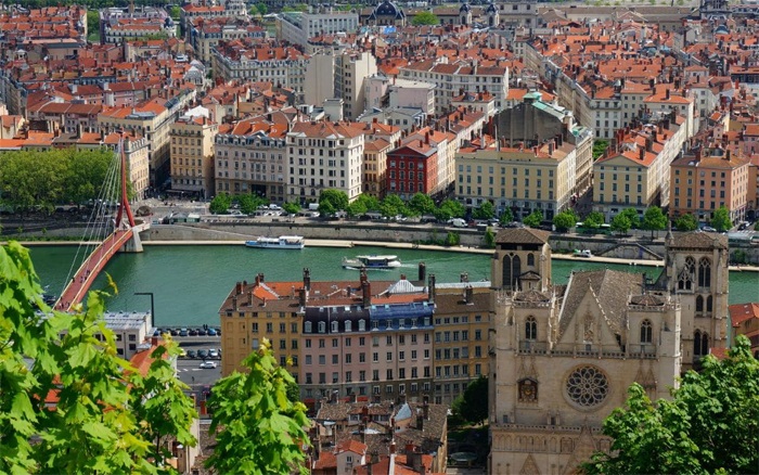 Kinh nghiệm du lịch Lyon – một trong những thành phố đẹp nhất tại Pháp