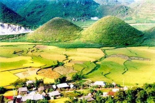 Căng tròn vẻ đẹp núi Đôi ở Hà Giang