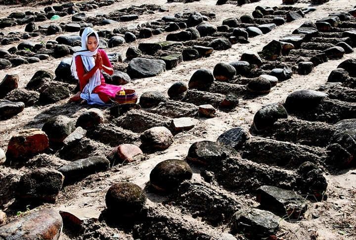 Lễ tảo mộ của đồng bào Chăm Hồi giáo Bà Ni ở Bình Thuận