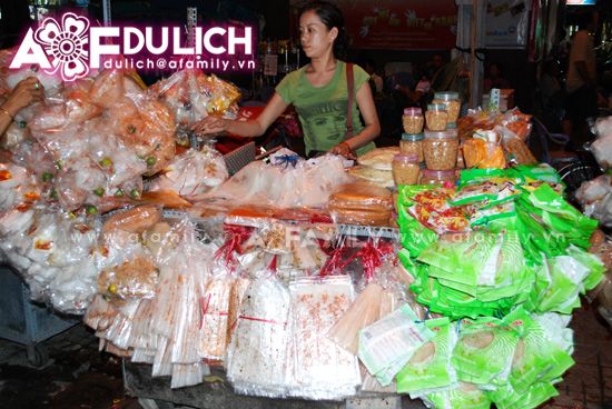 Vô phố Sài Gòn thưởng thức muôn kiểu bánh tráng