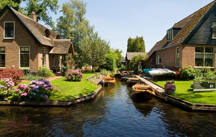 Kinh nghiệm du lịch làng Gietthoorn – ngôi làng đẹp nhất thế giới tại Hà Lan