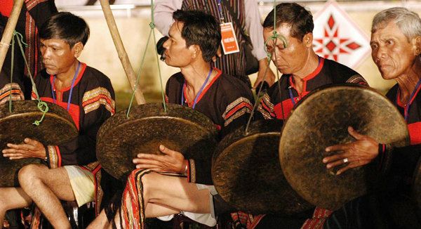 văn hóa tây nguyên, khám phá kon tum, lễ ăn lúa mới, phong tục truyền thống, lễ ăn lúa mới của người ba na ở kon tum