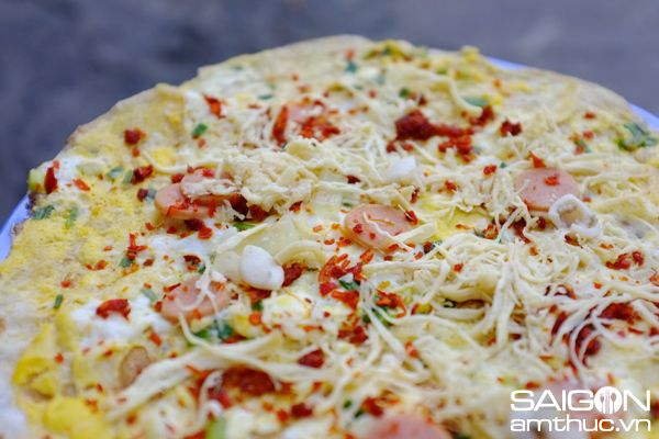 Thưởng thức pizza kiểu Việt - món ngon vỉa hè Sài Gòn