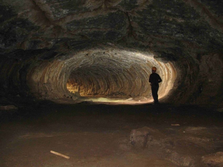 du lịch đồng nai, hang dơi, hang động đẹp, khám phá đồng nai, núi ở đồng nai phát hiện hang dung nham dài nhất đông nam á