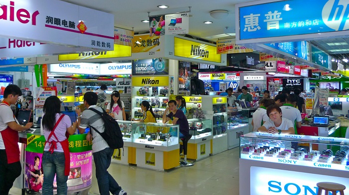 Thời điểm săn đồ giảm giá mạnh khi du lịch Hong Kong