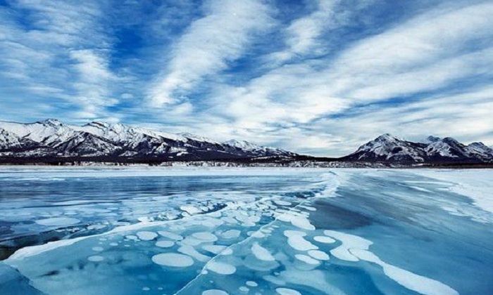 mê mẩn vẻ đẹp hút hồn của hồ băng bong bóng abraham ở canada