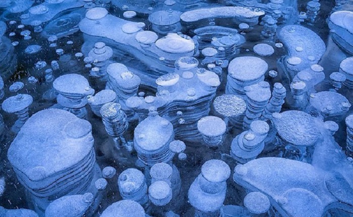 mê mẩn vẻ đẹp hút hồn của hồ băng bong bóng abraham ở canada