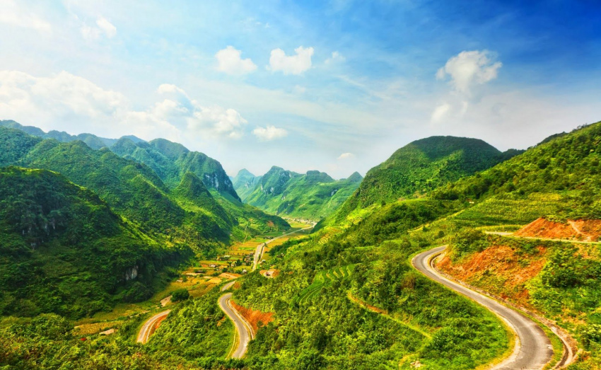 Mùa thu ngao du với top 5 ngọn núi nổi tiếng ở Việt Nam
