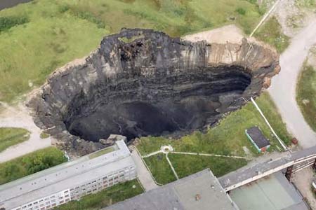 10 hố sâu khủng khiếp nhất hành tinh