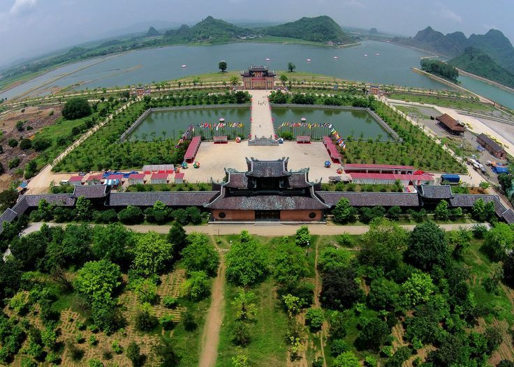 Hành hương đến ngôi chùa lớn nhất Việt Nam và đạt nhiều kỷ lục Châu Á
