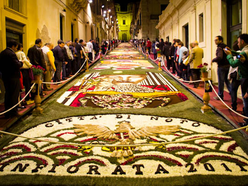 Độc đáo lễ hội tranh hoa Sicily – Infiorata di Noto